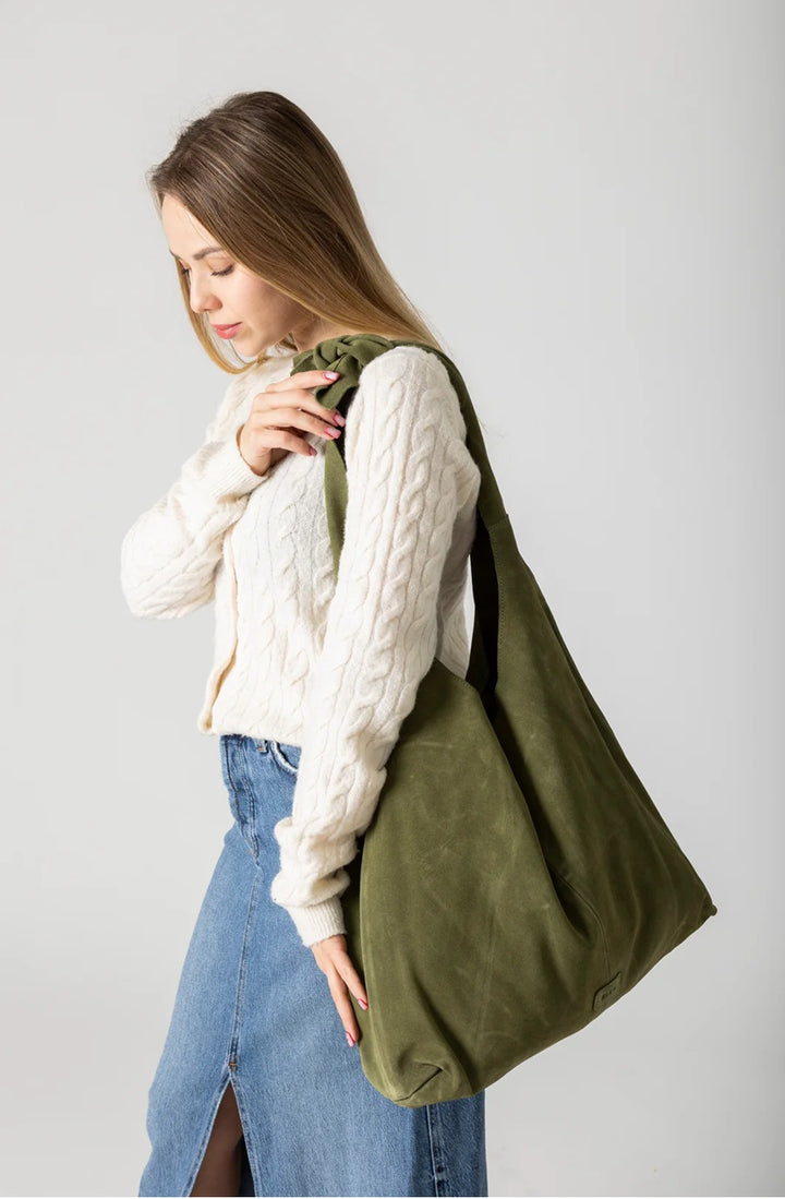 KNOT SUEDE TOTE - olive