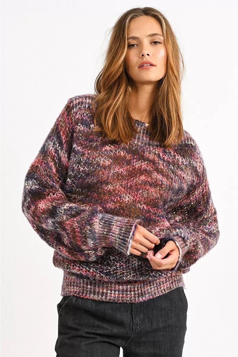 SWAN SWEATER