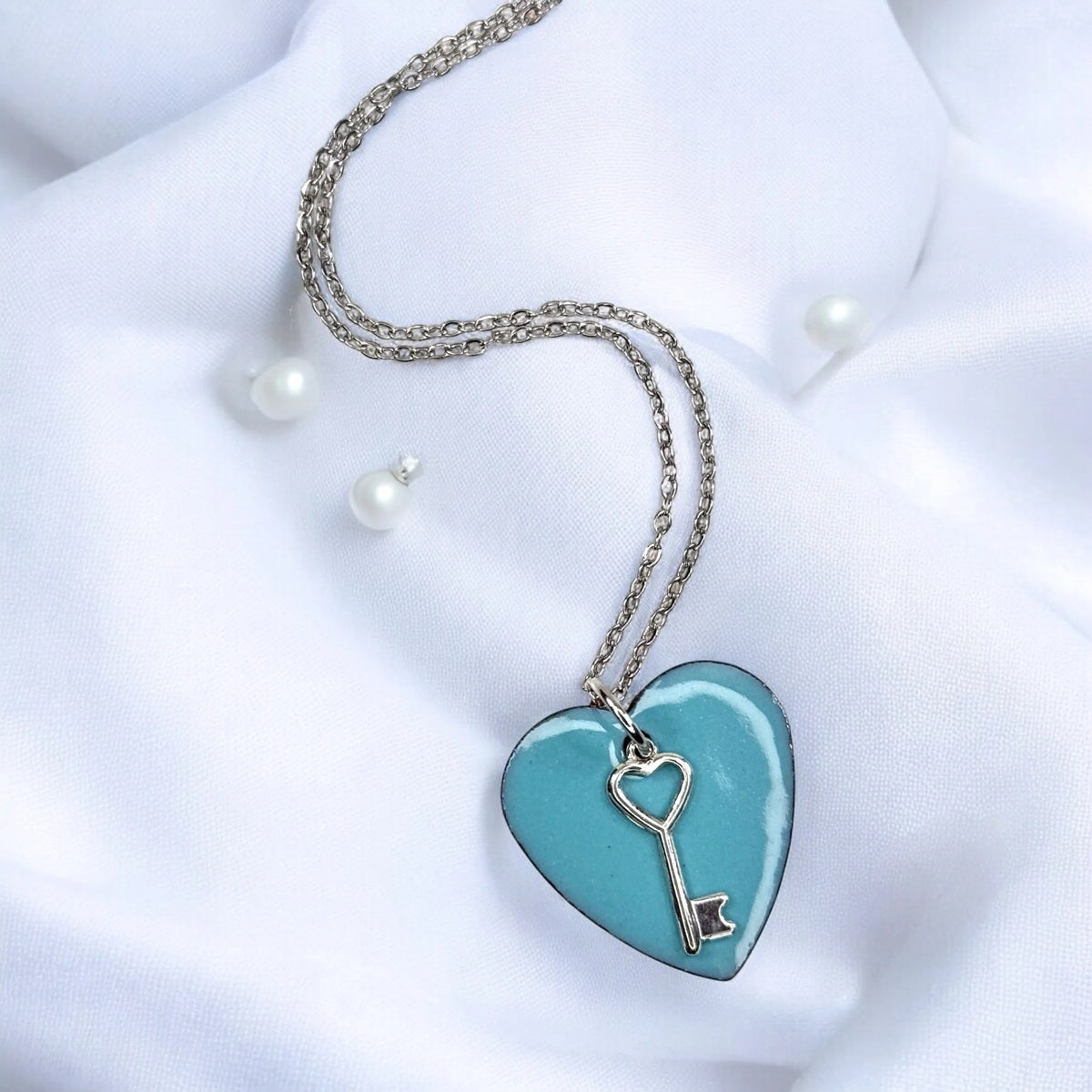 BREAKFAST AT TIFFANY'S NECKLACE
