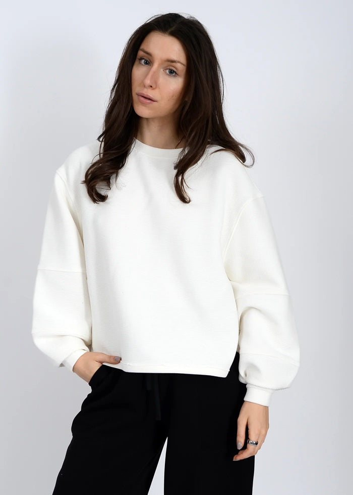 LUCINA OTTOMAN SWEATER - black or cream