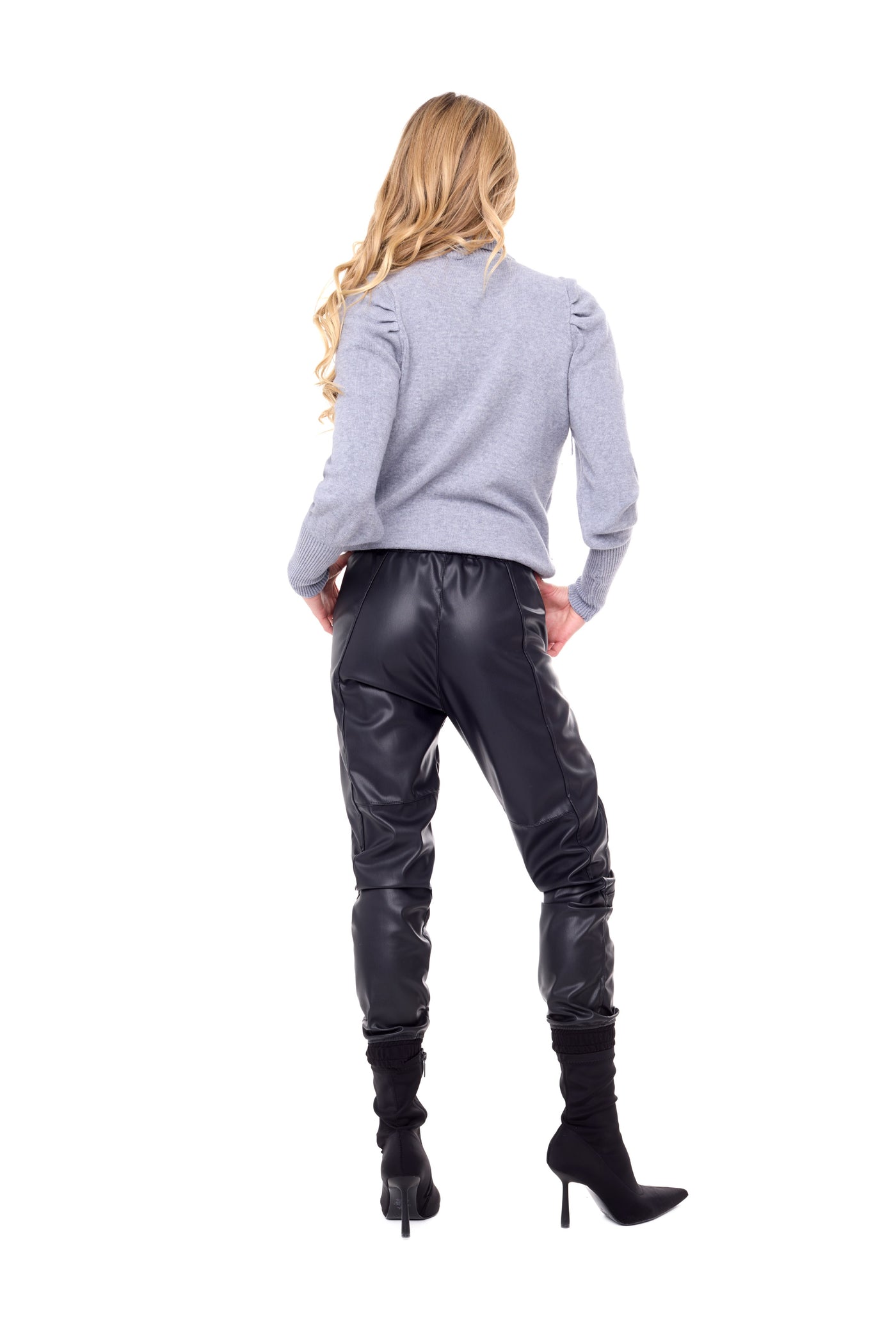 MUST HAVE TURTLENECK