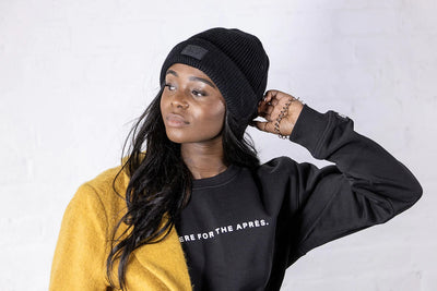 HERE FOR THE APRES SWEATSHIRT - black or white