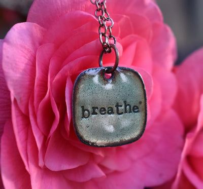 BREATHE NECKLACE