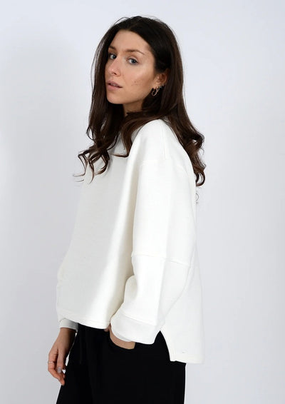 LUCINA OTTOMAN SWEATER - black or cream