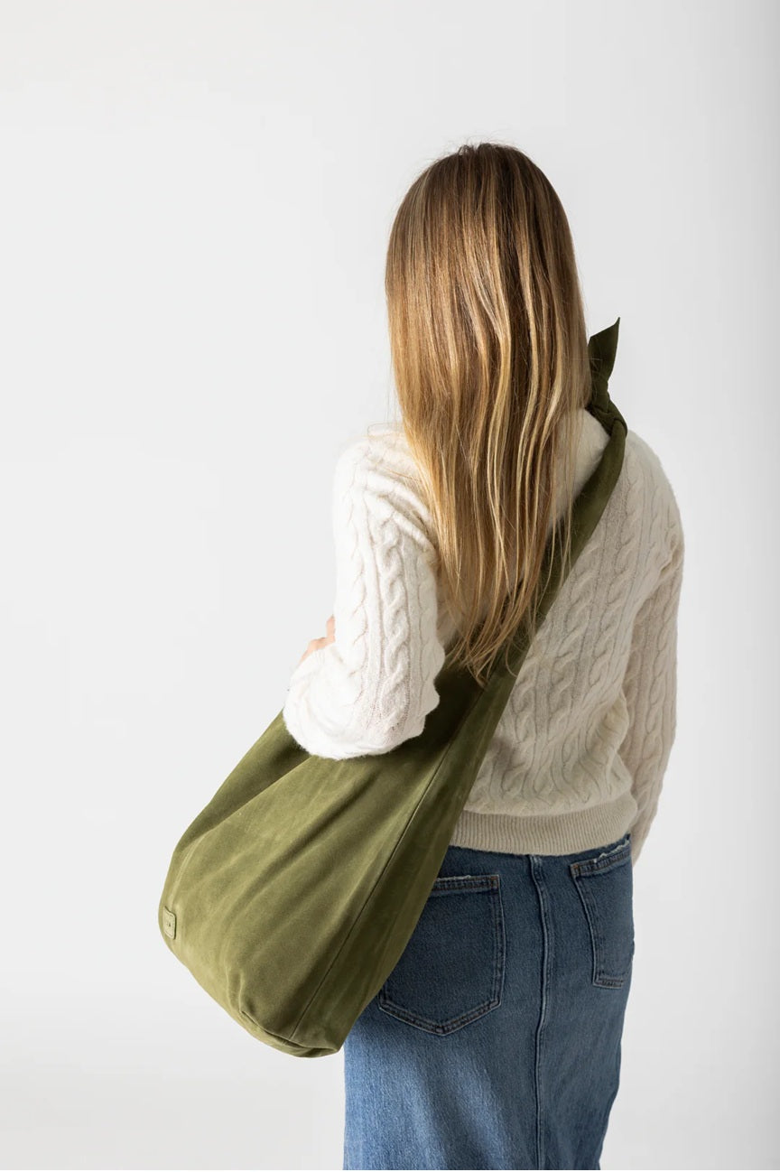 KNOT SUEDE TOTE - olive