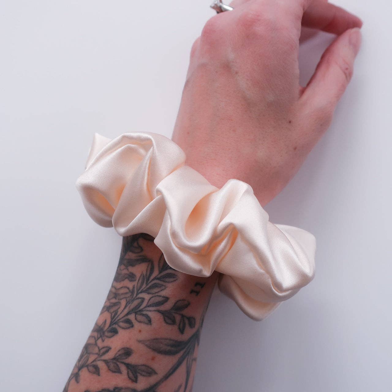 100% SILK SCRUNCHIE- regular