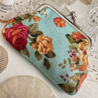 CHINTZ-Y FLORAL CHANGE PURSE