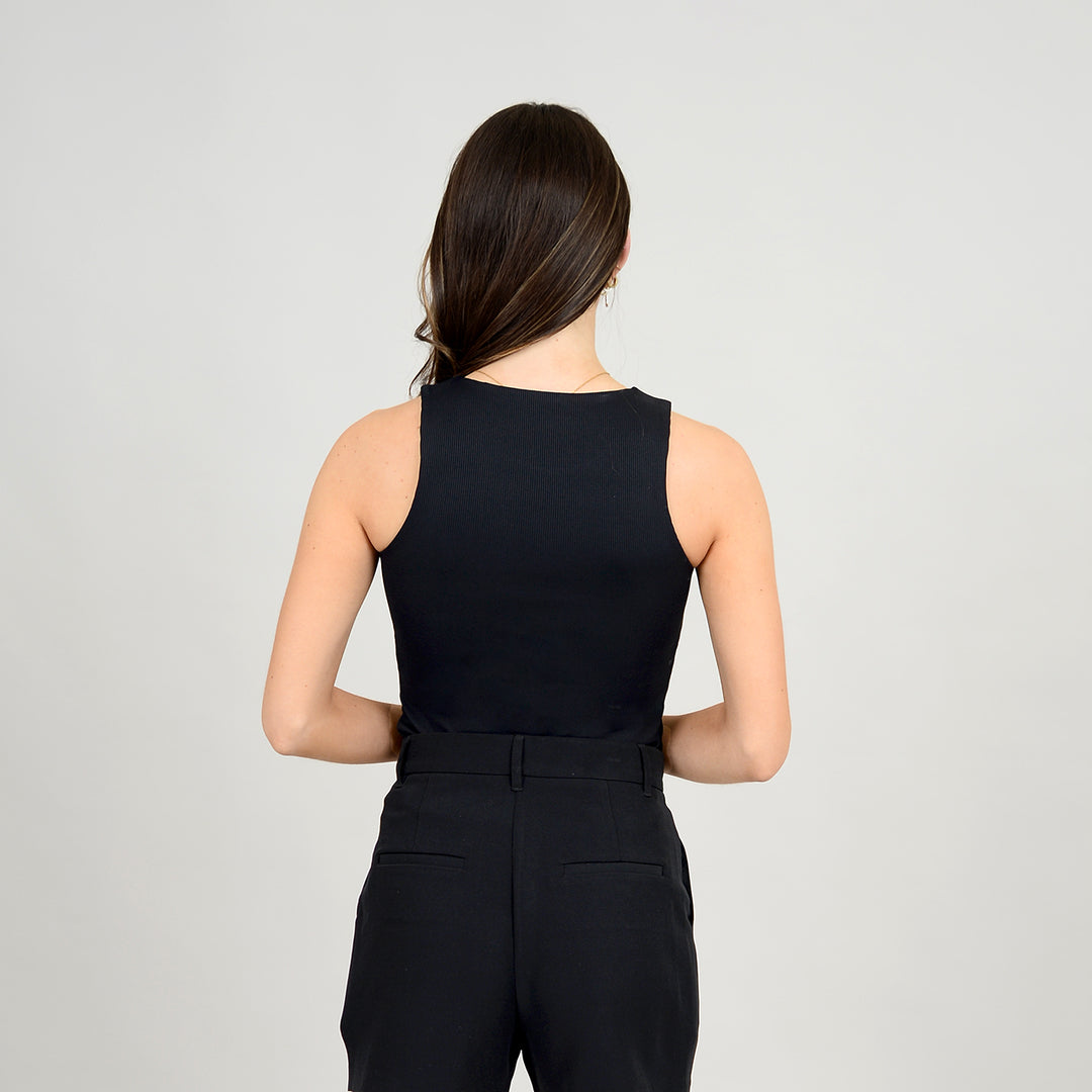 MARIA CONTOUR RIBBED CREWNECK  TANK - black or white