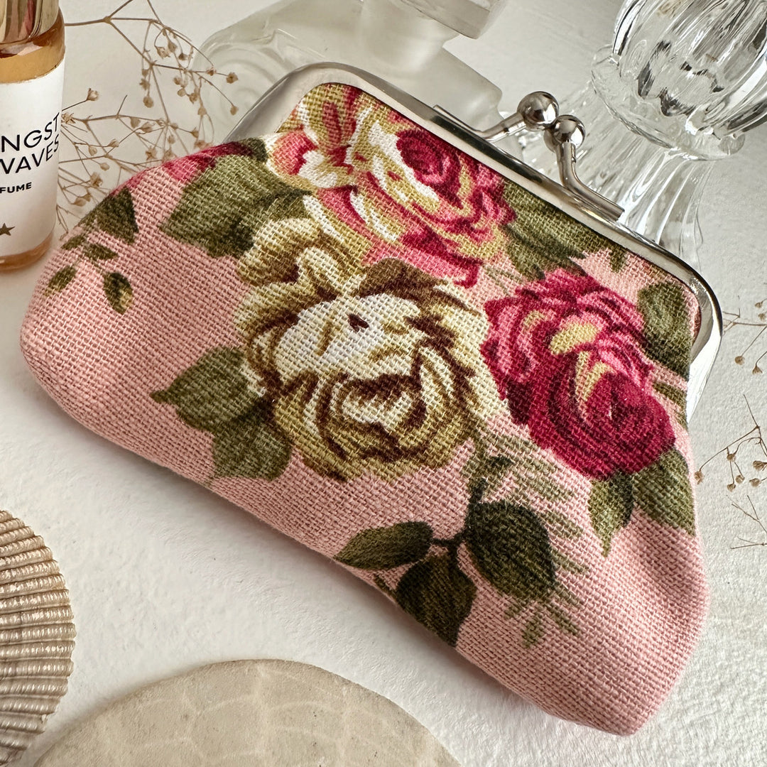 CHINTZ-Y FLORAL CHANGE PURSE