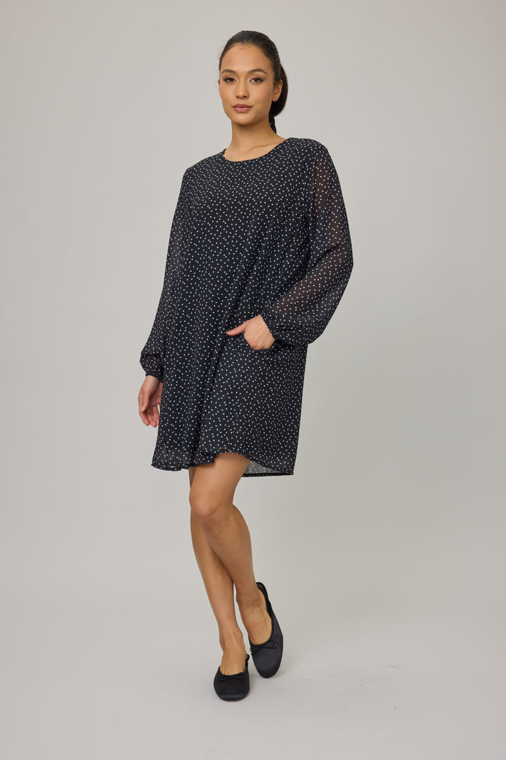 Georgette Shift Dress w/ Pockets in Black/Hearts Print