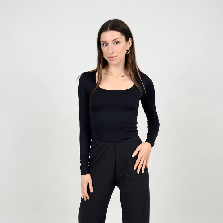 MARIANA U NECK LONG SLEEVE TOP