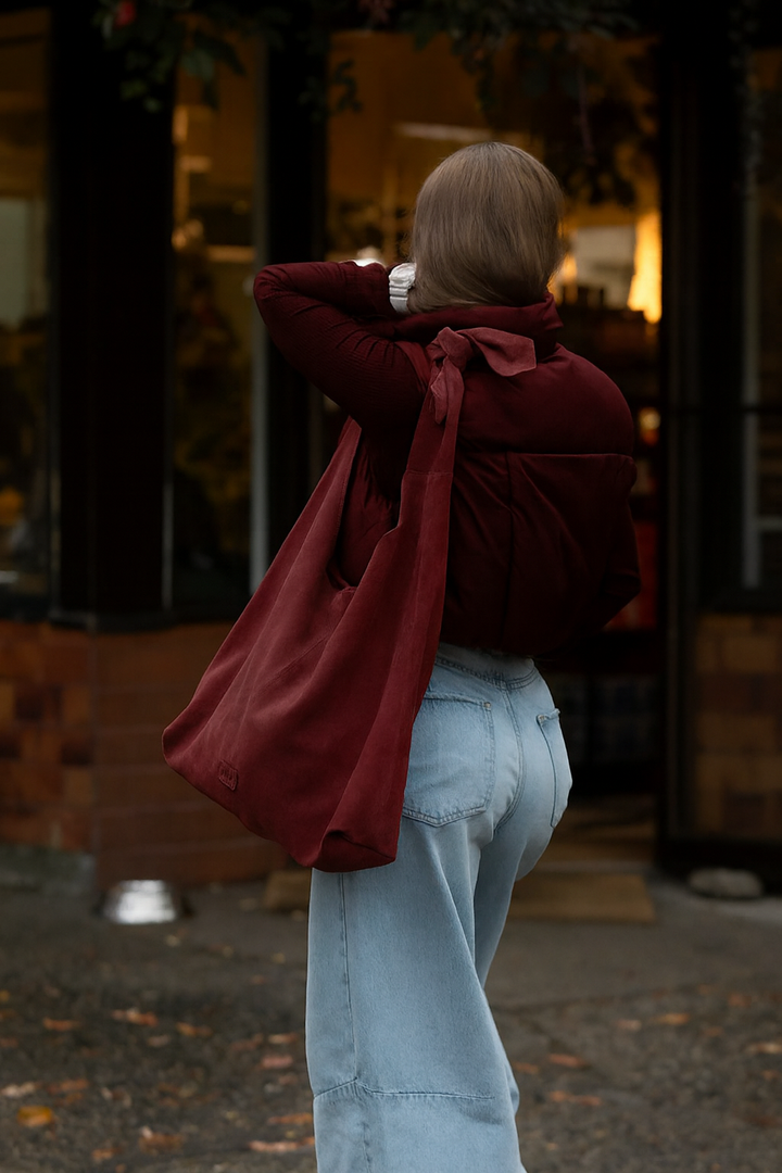 KNOT SUEDE TOTE - maroon