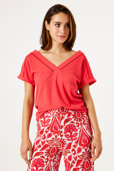 SCARLETT VEE TEE