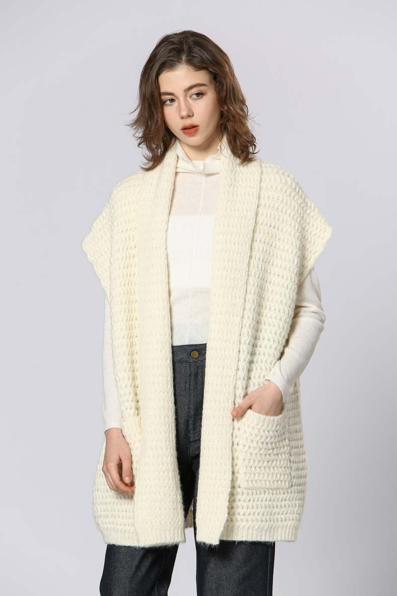 COZY CHARM CHUNKY KNIT VEST