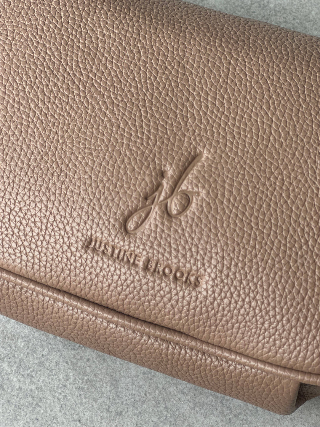 MILLY LARGE CROSSBODY - tan