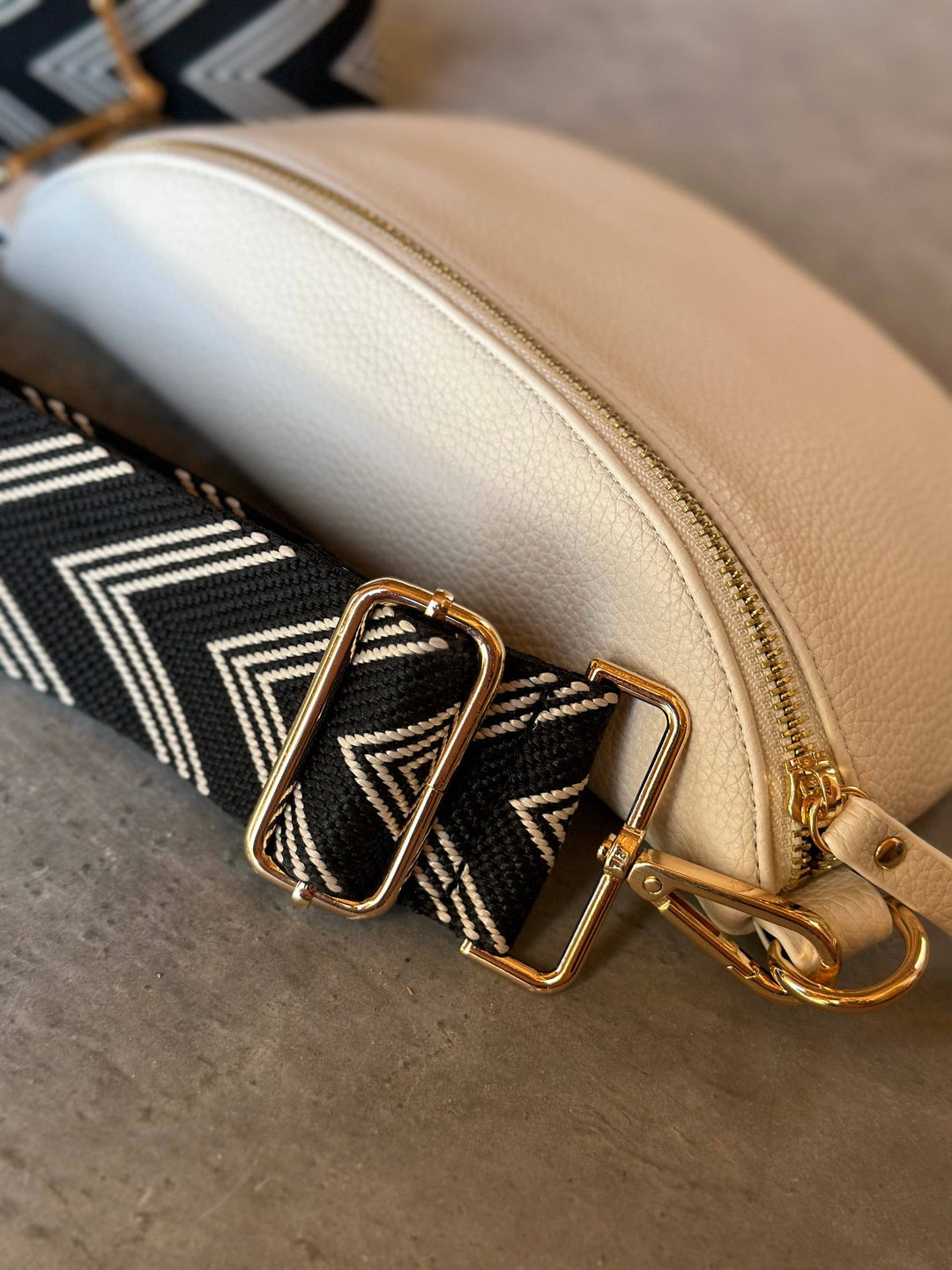 MILLY STRAP- black chevron